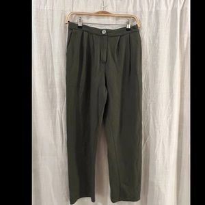 Everyday Pleated Pant - Olive Green